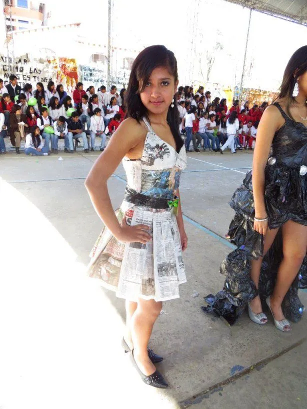 Liceo Tarija: DESFILE VESTIDOS MATERIAL RECICLADO Liceo Tarija: DESFILE VESTIDOS MATERIAL RECICLADO
