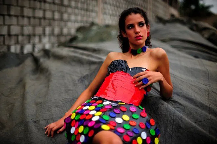 Ropa en material reciclado. | EL LENGUAJE DE LA VESTIMENTA | Pinterest Ropa en material reciclado. | EL LENGUAJE DE LA VESTIMENTA | Pinterest