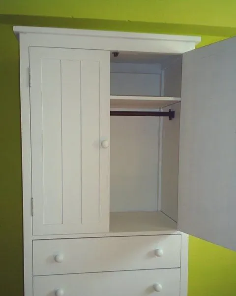 Ropero para bebe en madera, en oferta solo 1 $230.000 Santiago ... Ropero para bebe en madera, en oferta solo 1 $230.000 Santiago ...