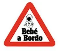 ropita de bebe por toda la casa teteros chupos baberos