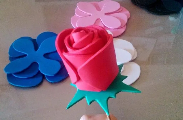 Rosa de goma eva o foami - Todo en Goma Eva