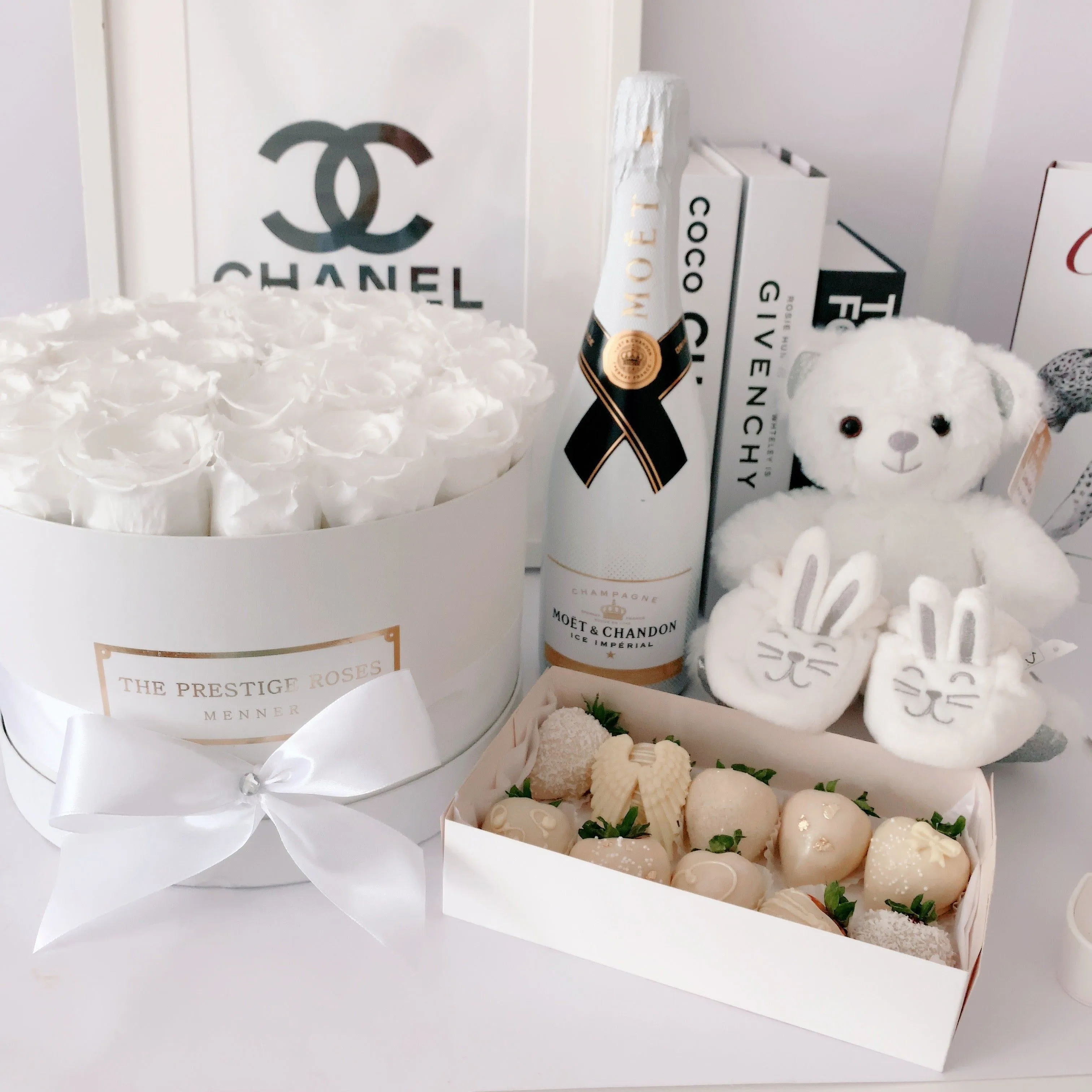 Por qué son las rosas las flores perfectas para el baby shower¿ -  Floristeria Lujo de Caja de Rosas Madrid