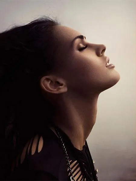 Megan Fox de perfil | Globbos