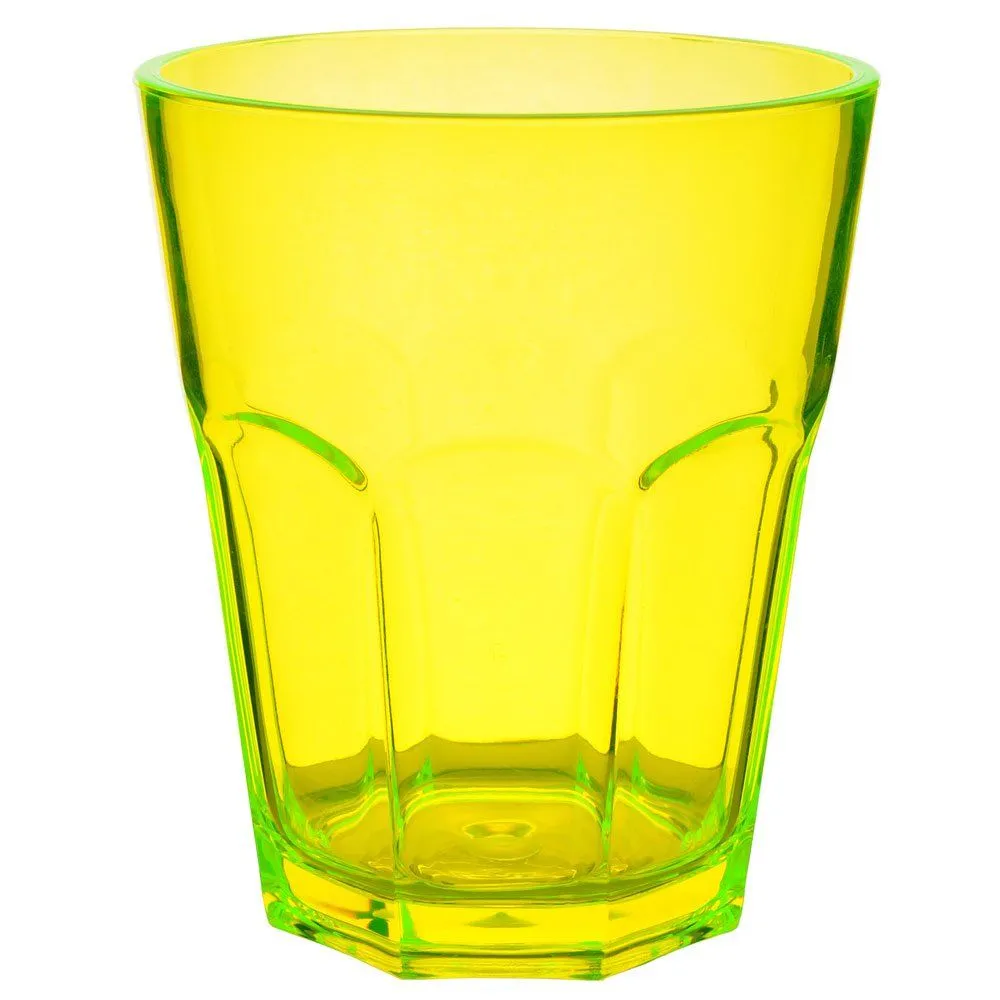 EL MUNDO EN COLORES: ¿EL COLOR DE UN VASO INFLUYE EN EL SABOR? EL MUNDO EN COLORES: ¿EL COLOR DE UN VASO INFLUYE EN EL SABOR?