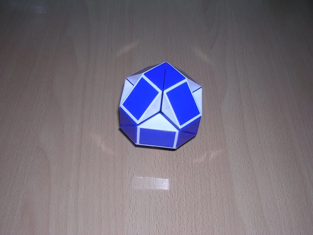 Rubik's Kernel: Figuras Rubik's Twist / Rubik's Snake Rubik's Kernel: Figuras Rubik's Twist / Rubik's Snake
