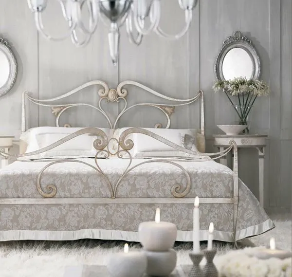 Rustik chateaux: Dormitorio muy chic con camas de hierro antiguas ... Rustik chateaux: Dormitorio muy chic con camas de hierro antiguas ...