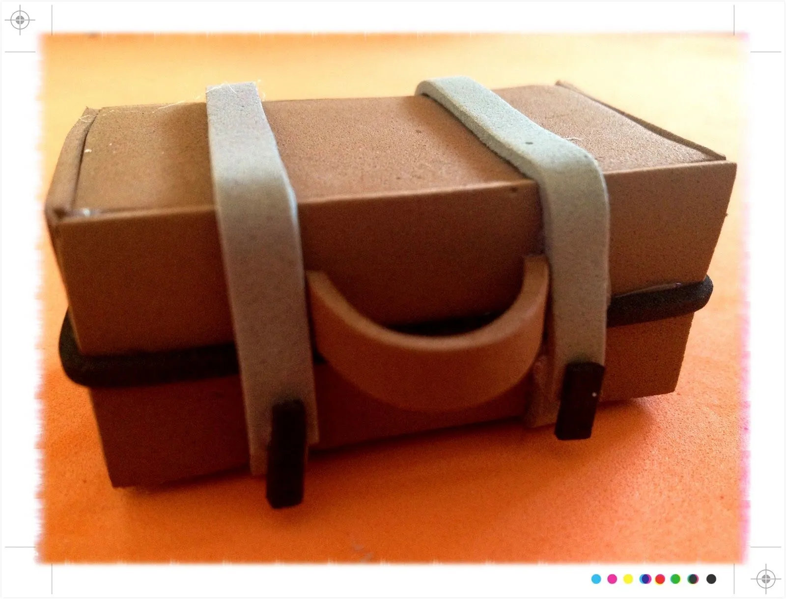 Rutty`s creations: Maleta de los 70's fofucha Rutty`s creations: Maleta de los 70's fofucha