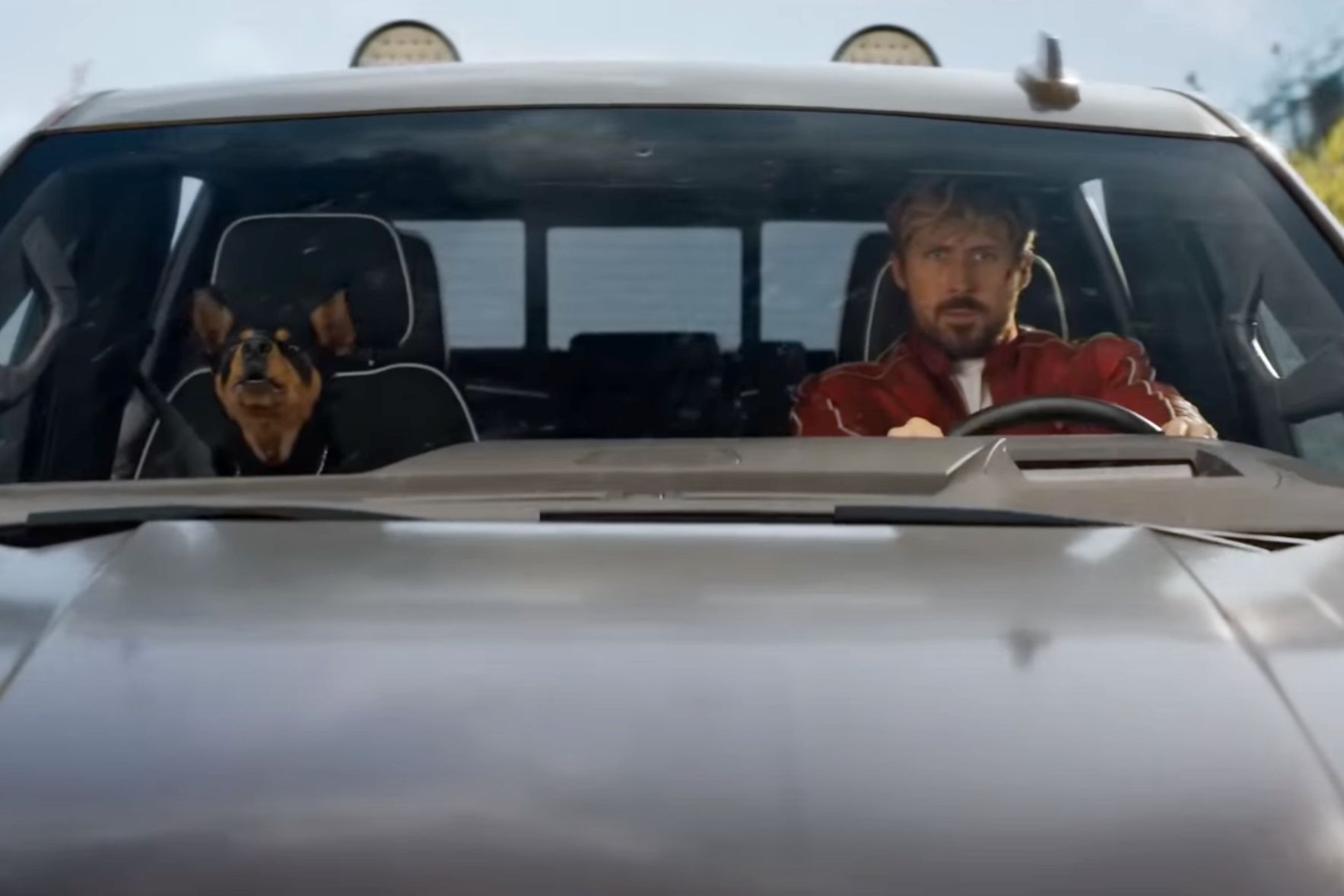 Ryan Gosling incluyó en El Especialista un homenaje al perro de Eva Mendes,  y es adorable | GQ España