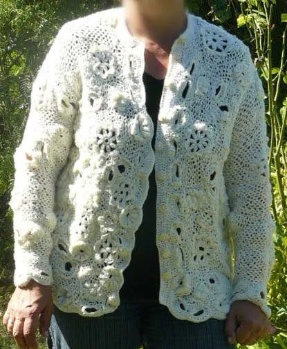 Tejidos y bordados: Saco con flores al crochet