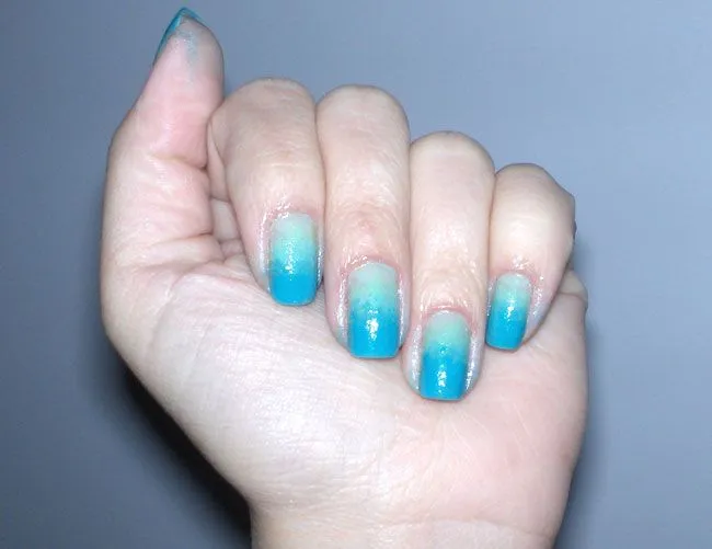 Saia do básico: aprenda a fazer um degradé nas unhas | Bagarai Saia do básico: aprenda a fazer um degradé nas unhas | Bagarai