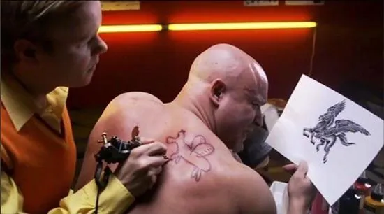 La Sala Mérida! -Humor Gratis: Tatuajes profesionales gratis
