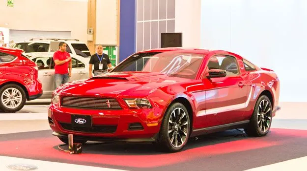 Salón Internacional de Guadalajara - Ford Mustang ST 2012 debuta ... Salón Internacional de Guadalajara - Ford Mustang ST 2012 debuta ...