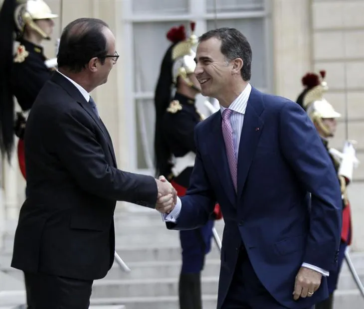 Saludando, que es gerundio… | Protocolo a la vista