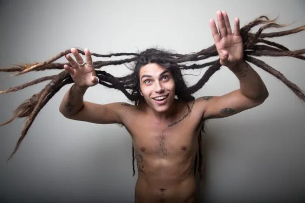 Samuel Larsen, de 'Glee', se corta las rastas | CromosomaX