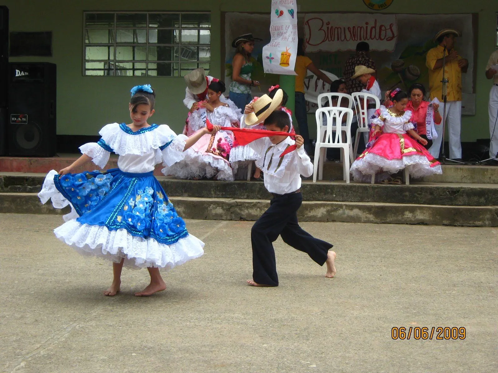 Niños bailando danza - Imagui