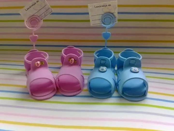 Sandalias para baby shower en goma eva - Imagui