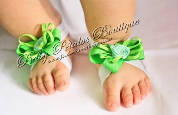 Sandalias Pies Descalzos para bebes por BabyPetalosBoutique en Etsy