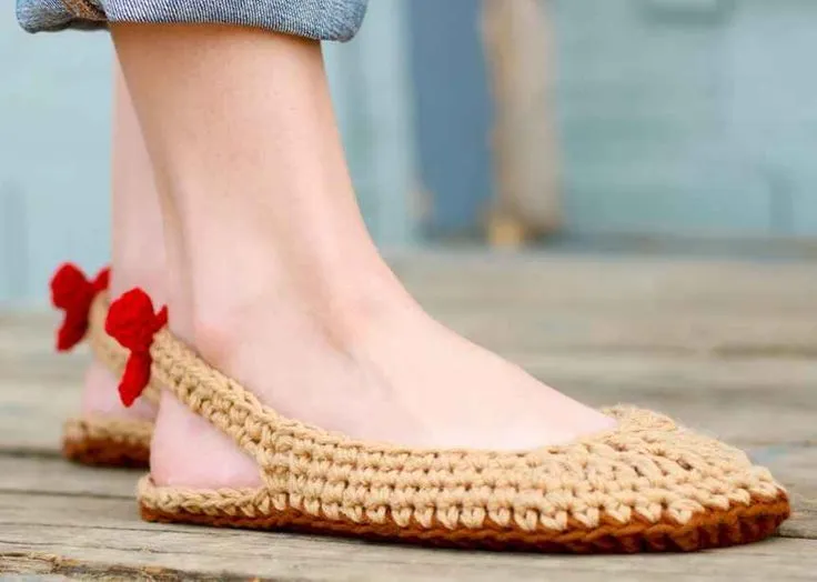 Sandalias tejidas a crochet con patrones. Con este patrón puedes ... Sandalias tejidas a crochet con patrones. Con este patrón puedes ...