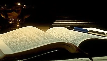 La santa biblia abierta - Imagui