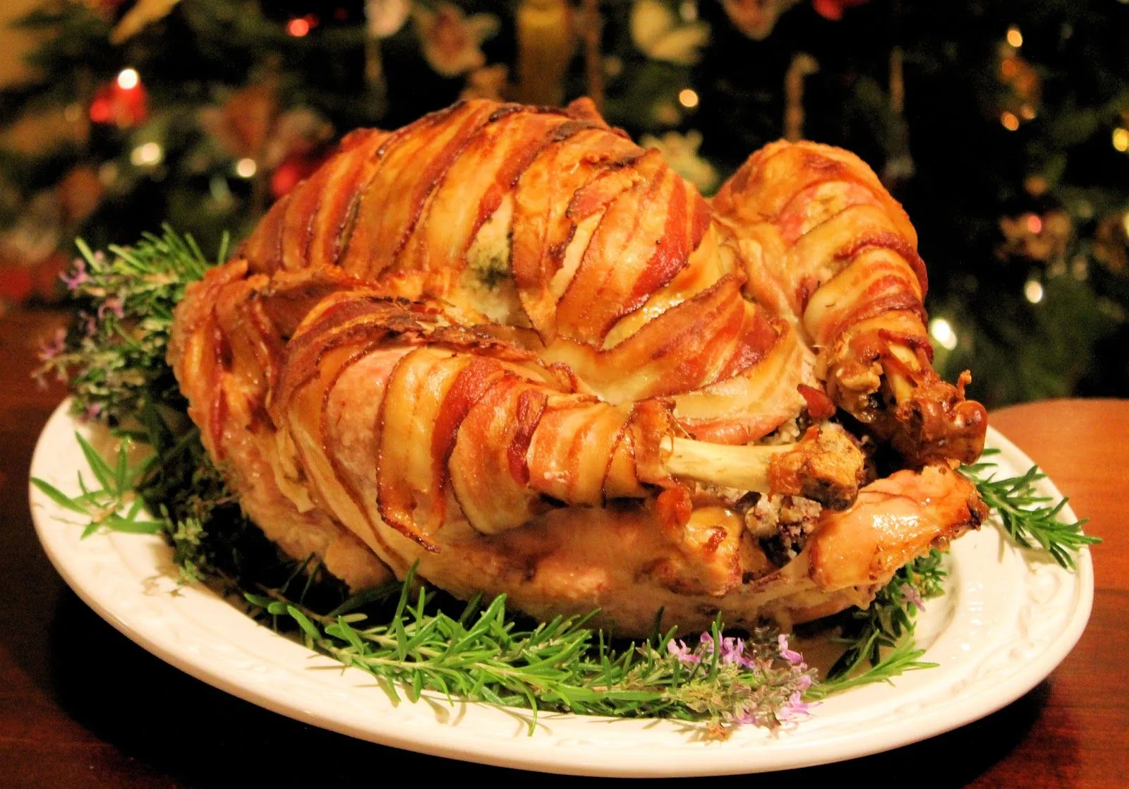 Savoir Faire: Irresistible pavo ¡envuelto en tocineta!