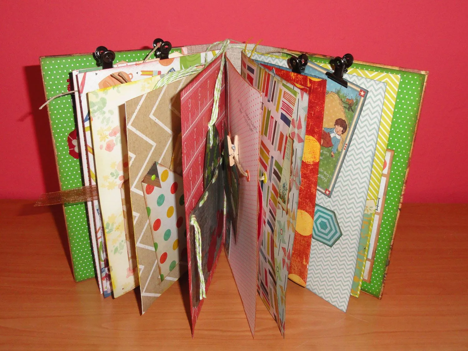 Scrapbooking: Àlbum escolar | 4 RACONS -el blog- Scrapbooking: Àlbum escolar | 4 RACONS -el blog-