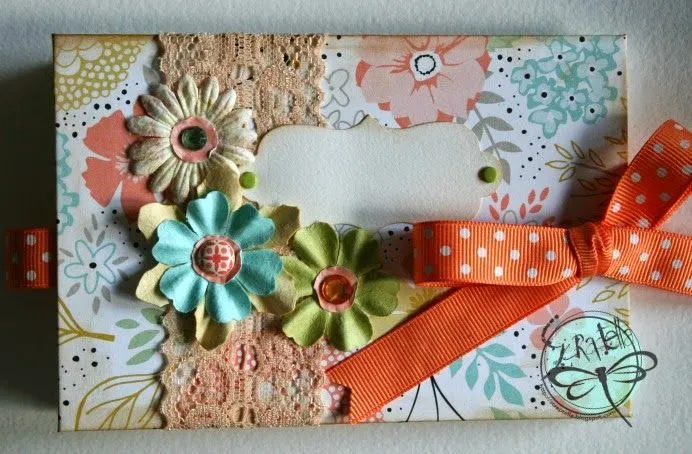 Scraptella: Tutorial: Miniálbum con plegados Scraptella: Tutorial: Miniálbum con plegados