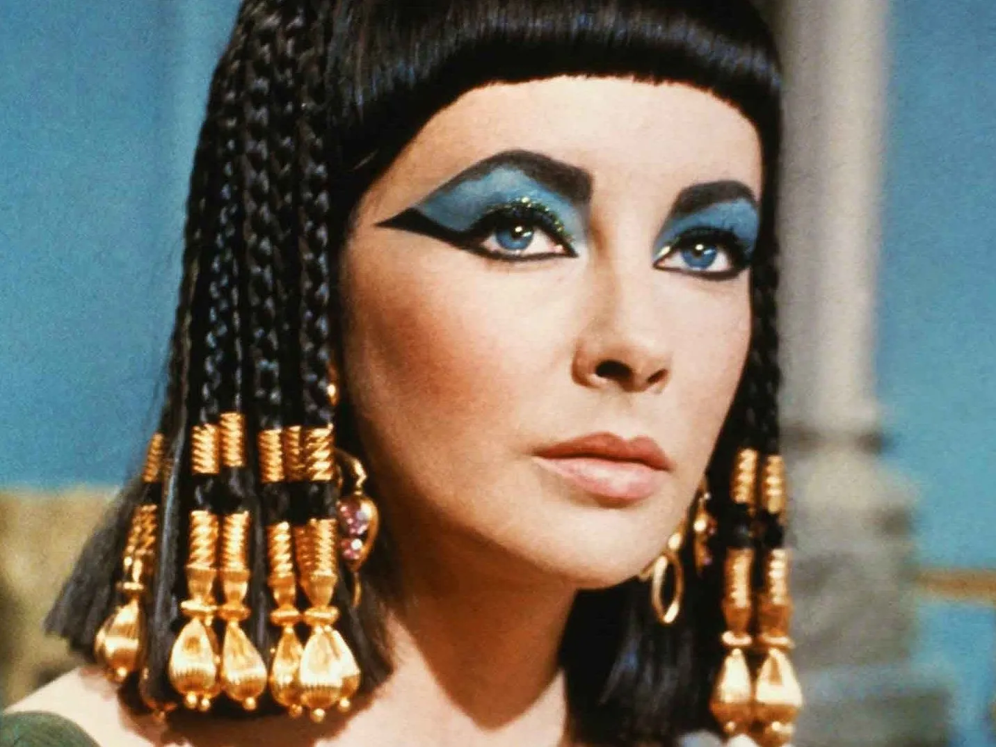 Los secretos de belleza de Cleopatra que aún siguen siendo TODO un tesoro para la piel | Glamour Los secretos de belleza de Cleopatra que aún siguen siendo TODO un tesoro para la piel | Glamour