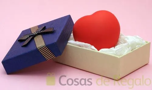 Una selección de detalles y regalos románticos con los que sorprender Una selección de detalles y regalos románticos con los que sorprender