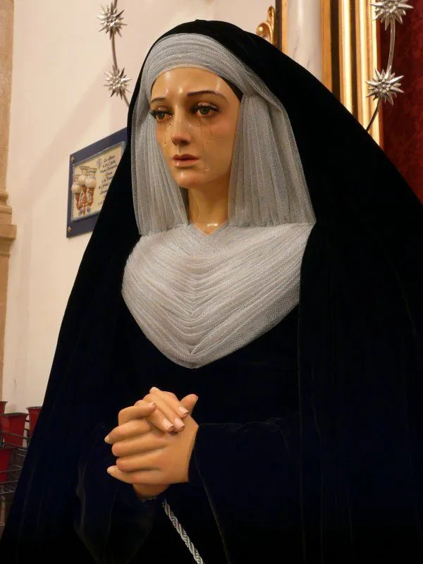 Semana Santa Úbeda: NUEVAS MANOS PARA LA VIRGEN DE LOS DOLORES ( Semana Santa Úbeda: NUEVAS MANOS PARA LA VIRGEN DE LOS DOLORES (