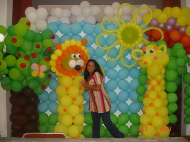 SET DE FOTOS NUEVAS TENDENCIAS EN GLOBOS TEMA SAFARI JARDIN | MIS ...