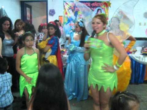 SHOW DE CAMPANITA PRINCESAS DE DISNEY ROMPIENDO LA PIÑATA - YouTube