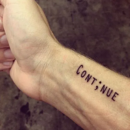 Sabes qué significa el tatuaje del punto y coma? - Cecilia Marín Sabes qué significa el tatuaje del punto y coma? - Cecilia Marín