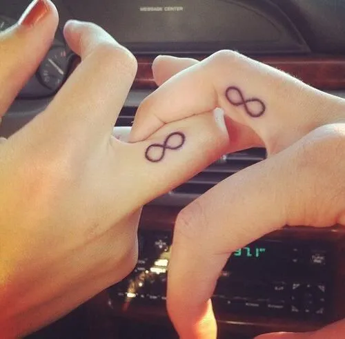 signo infinito. L | Tattoo | Pinterest