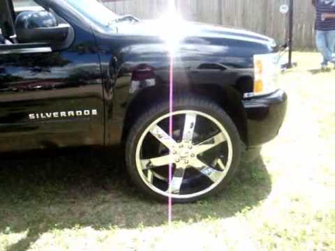 Silverado On 26's - YouTube