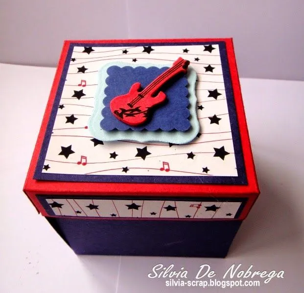 Silvia Scrap: Caja explosiva musical...