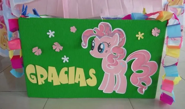 Silvia Scrap: Caja reciclada para guardar regalos, juguetes... Silvia Scrap: Caja reciclada para guardar regalos, juguetes...