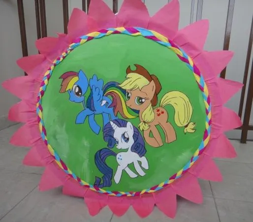 Silvia Scrap: Piñata de Pequeño Pony