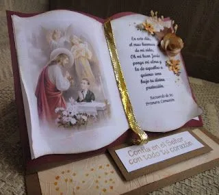 Silvia Scrap: Tarjeta en forma de Biblia para primera comunión Silvia Scrap: Tarjeta en forma de Biblia para primera comunión