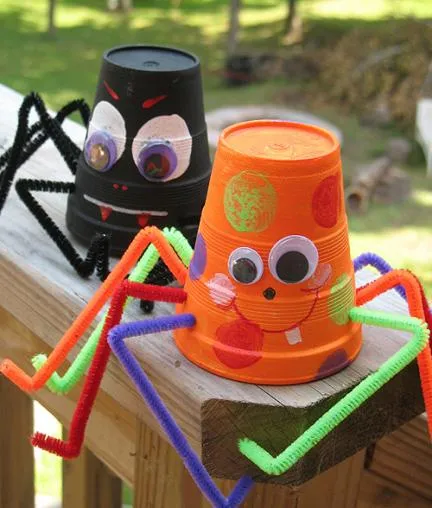Simpáticas arañas de Halloween para hacer con los niños