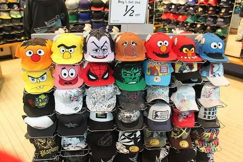 Simples Garota | Aline Conceição: Bonés de Aba Retas-Modelos