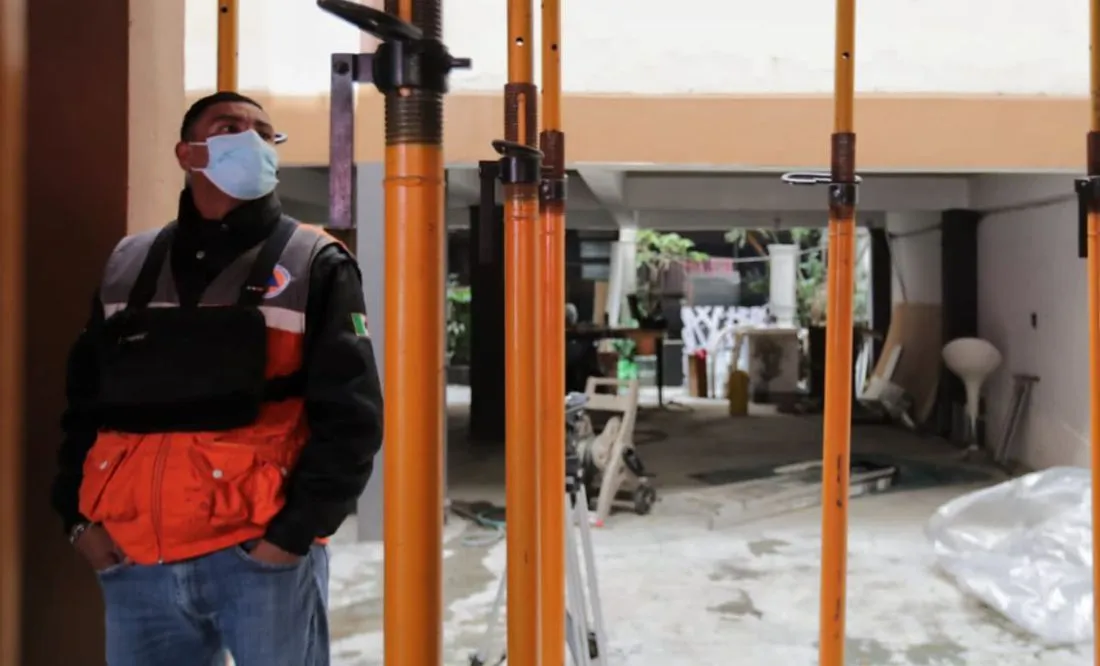 Otro sismo de miedo”, se mueven puntales que sostienen trabe fracturada de inmueble en Nápoles Otro sismo de miedo”, se mueven puntales que sostienen trabe fracturada de inmueble en Nápoles