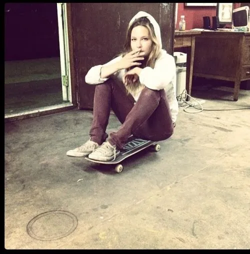 Skate Girl [Imagenes] [HQ] - Fornewssites!