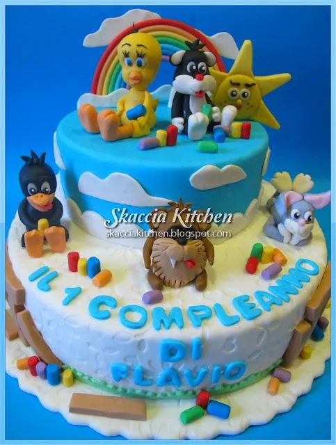 SKACCIA KITCHEN: Looney Tunes Cakes