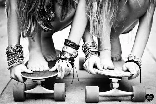 SKATE SNOWBOARD SURF GIRL