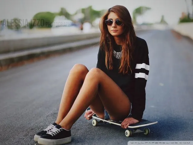 Skater Girl HD desktop wallpaper : Widescreen : Fullscreen Skater Girl HD desktop wallpaper : Widescreen : Fullscreen