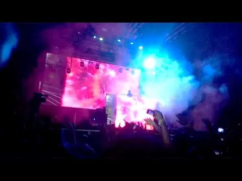 Skrillex | Siente el movimiento - Bangarang - YouTube Skrillex | Siente el movimiento - Bangarang - YouTube