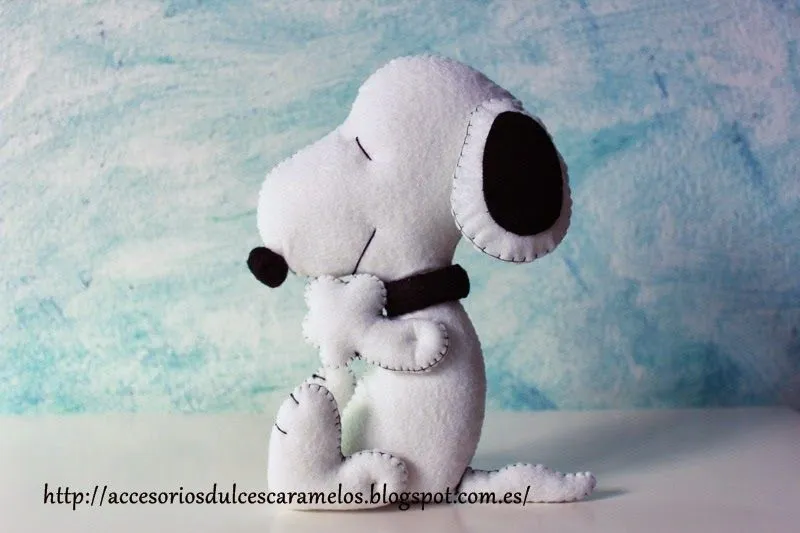 Snoopy de Fieltro para Antonio | DulcesCaramelos Snoopy de Fieltro para Antonio | DulcesCaramelos