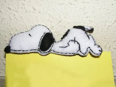  ... DE FIELTRO, ANILLOS, .....Y MÁS..: 0692_ SNOOPY BROCHE DE