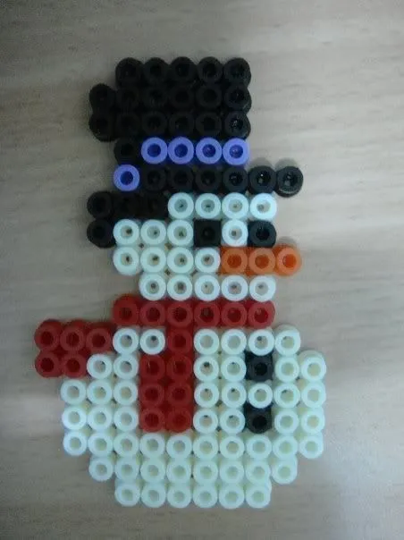 Snow man pyssla | Pyssla shapes I love | Pinterest Snow man pyssla | Pyssla shapes I love | Pinterest