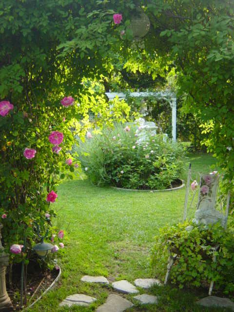 so pretty! | Country Garden | Pinterest | Secret Gardens, Gardens ... so pretty! | Country Garden | Pinterest | Secret Gardens, Gardens ...